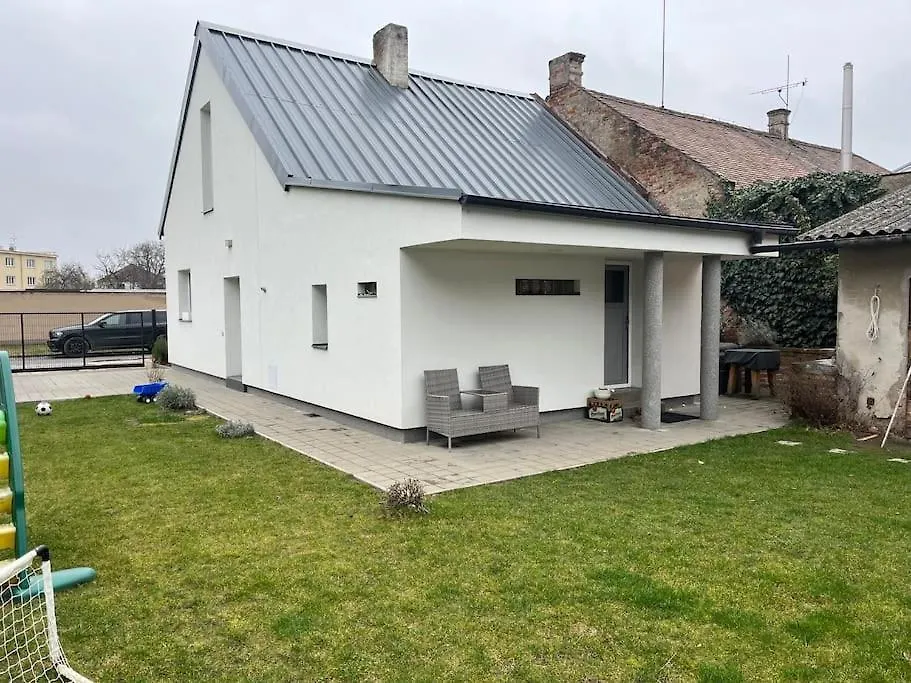 Vila Cely Dum + Zahrada Pardubice