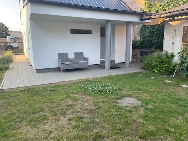 Vila Cely Dum + Zahrada Pardubice