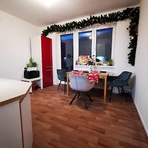 cely-apartman-podlesi-54m2-s-dvema-balkony.brnohotels.org/